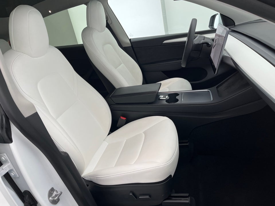 Tesla Model Y Long Range AWD 5d