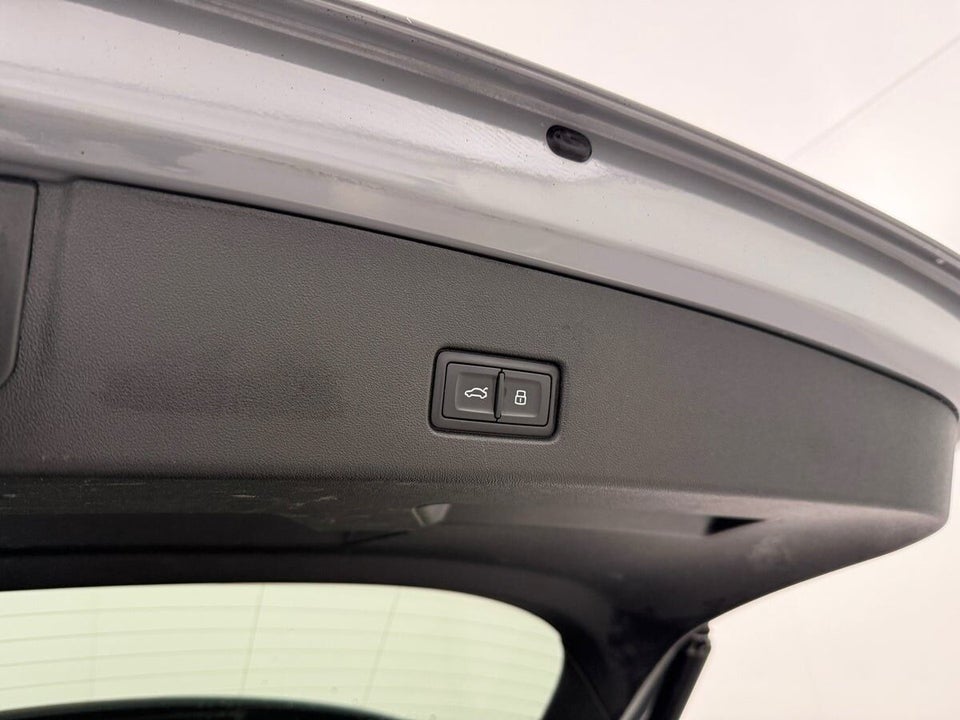 Audi Q4 e-tron 40 Attitude 5d