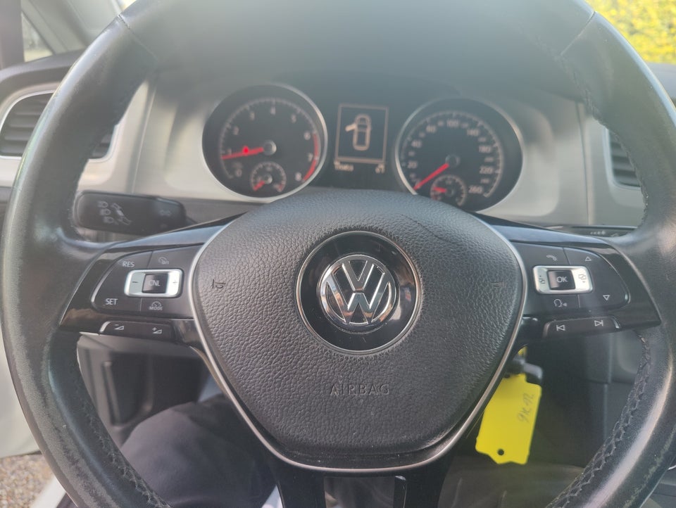 VW Golf VII 1,4 TSi 122 Life BMT 5d