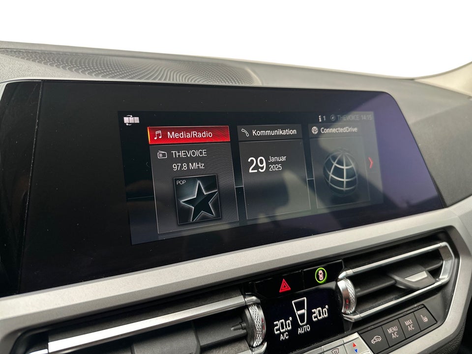 BMW 320i 2,0 Connected aut. 4d