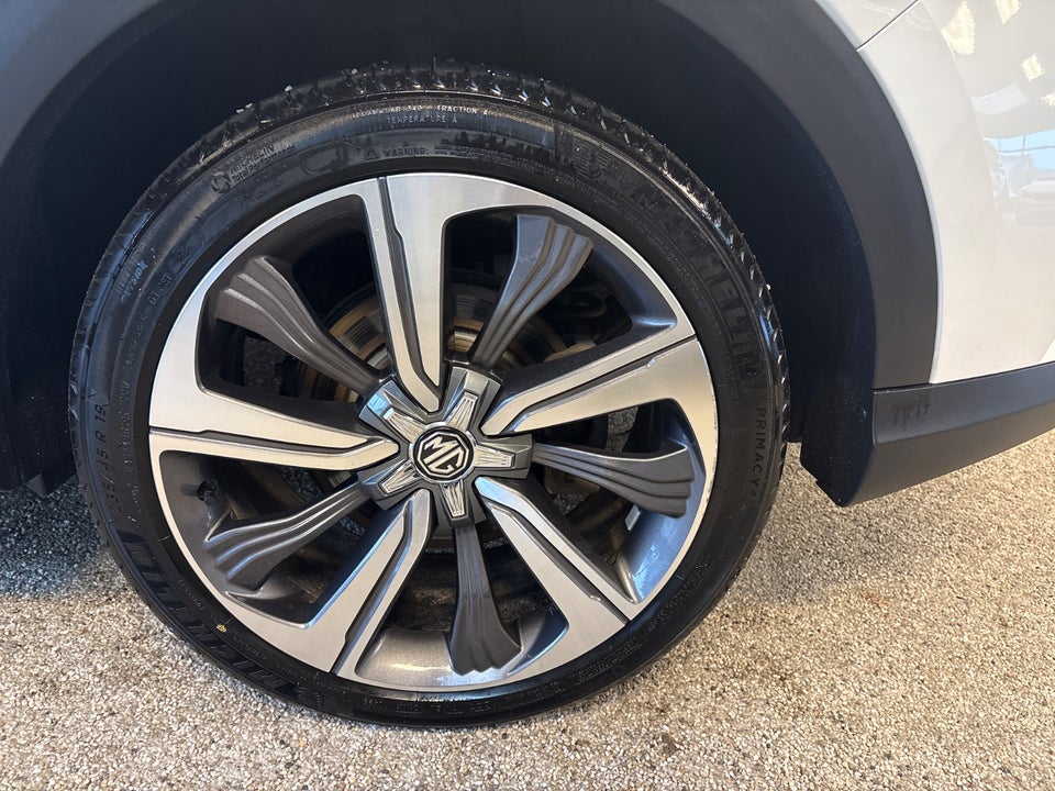 MG Marvel R Luxury 5d