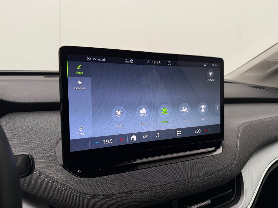 Skoda Enyaq 50 iV Loft 5d