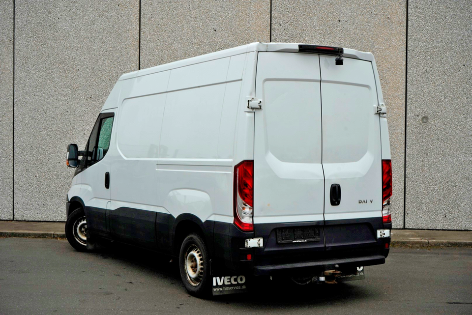 Iveco Daily 2,3 35S15 10,8m³ Van