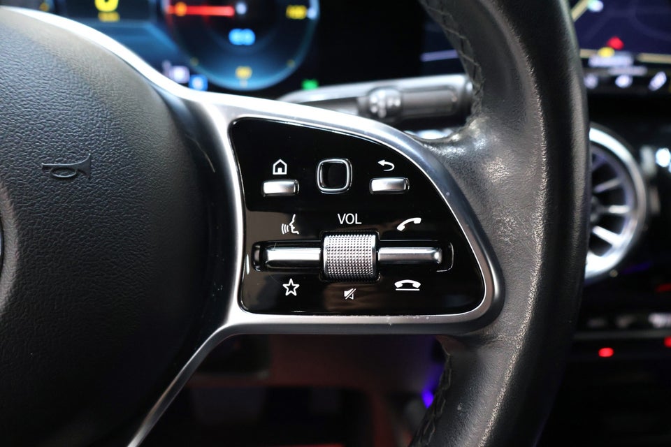 Mercedes EQB300 4Matic 5d