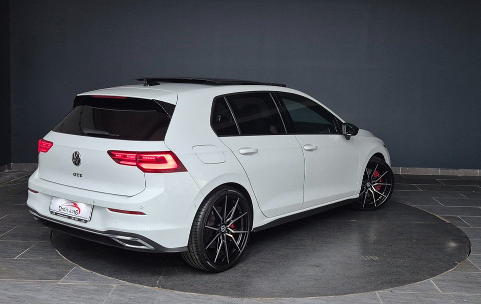 VW Golf VIII 1,4 GTE DSG 5d