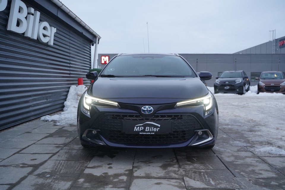 Toyota Corolla 2,0 Hybrid Elegant Touring Sports e-CVT 5d