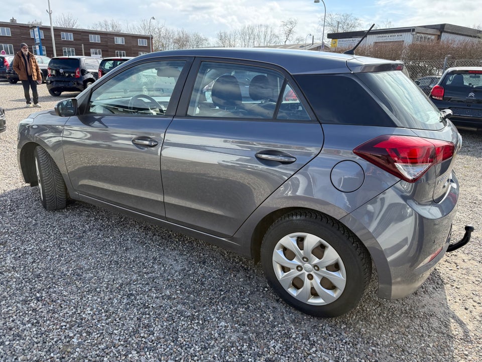 Hyundai i20 1,25 Trend 5d