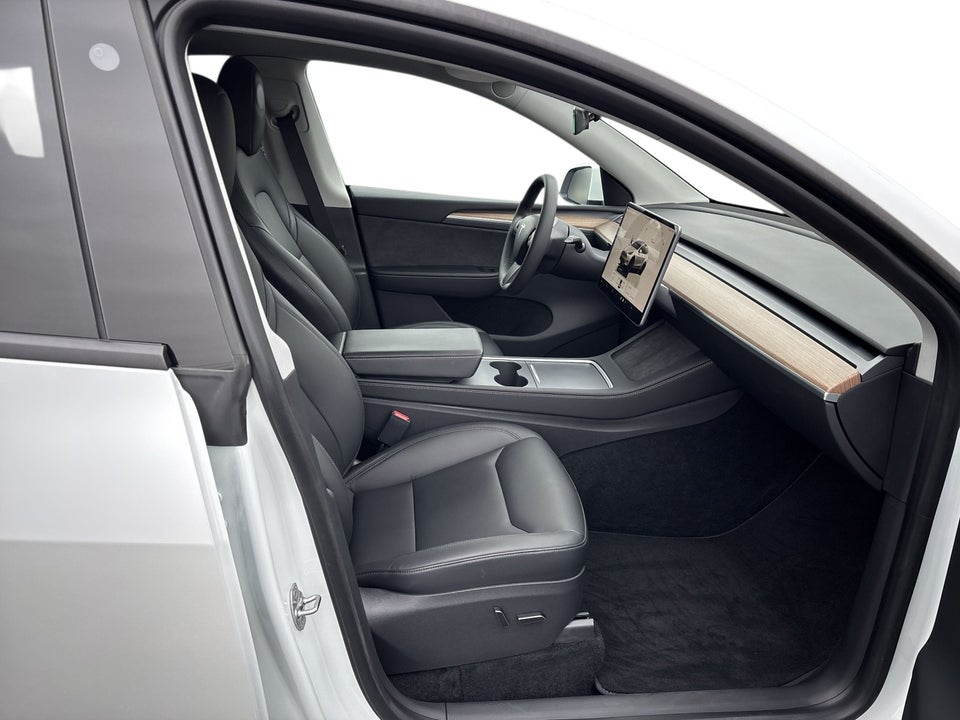 Tesla Model Y Long Range AWD 5d