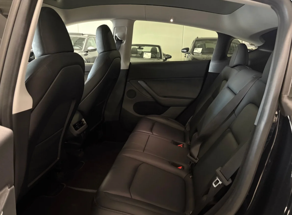 Tesla Model Y RWD 5d