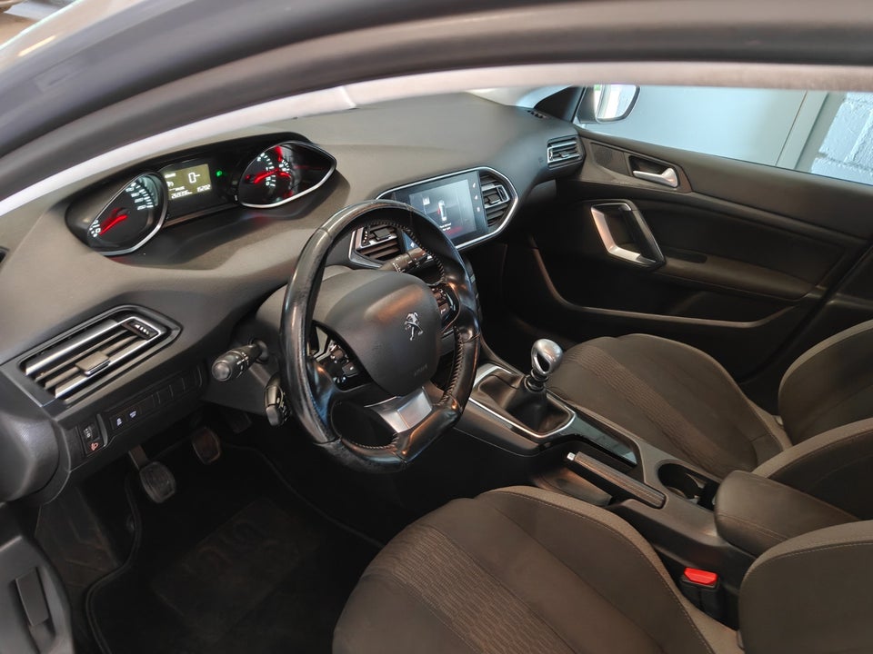 Peugeot 308 1,6 BlueHDi 120 Style SW 5d