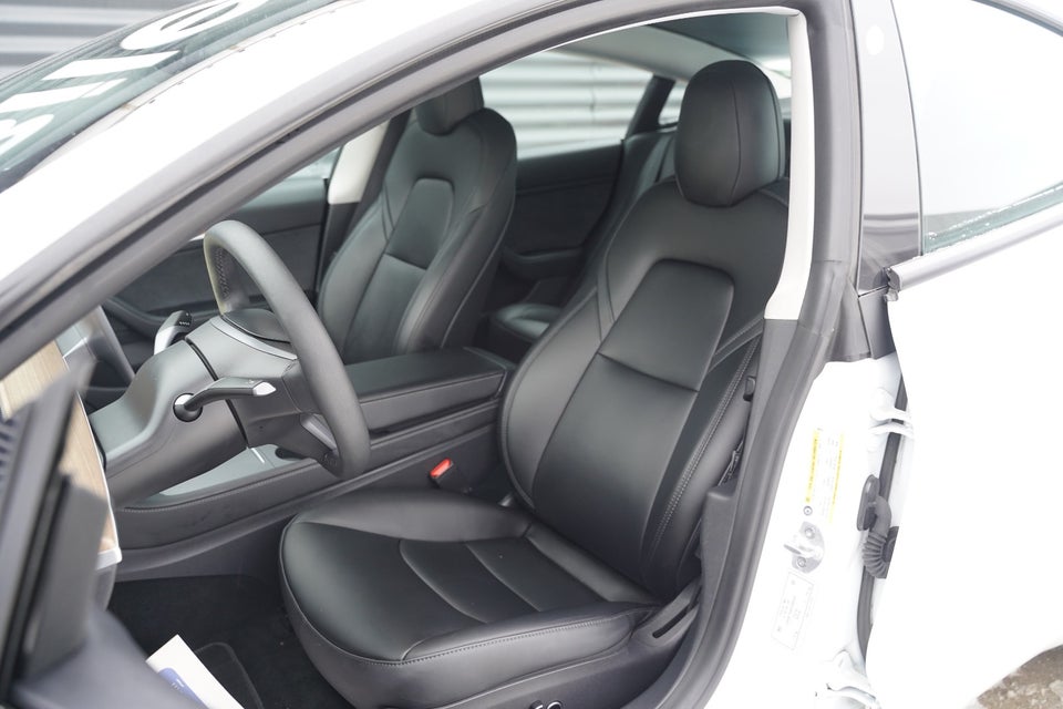 Tesla Model 3 Long Range AWD 4d