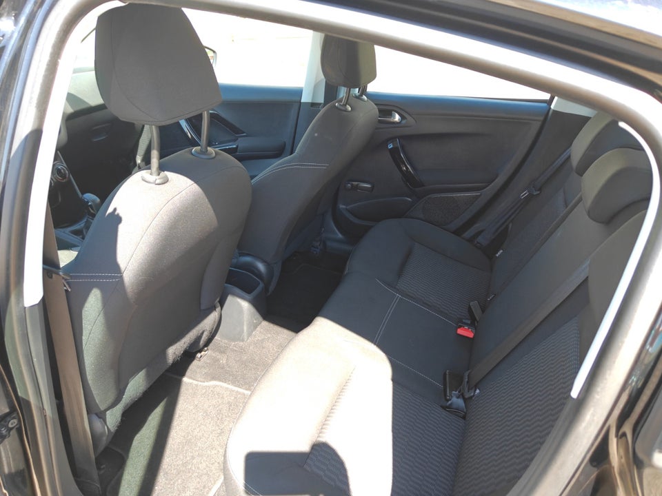 Peugeot 208 1,2 VTi 82 Active 5d