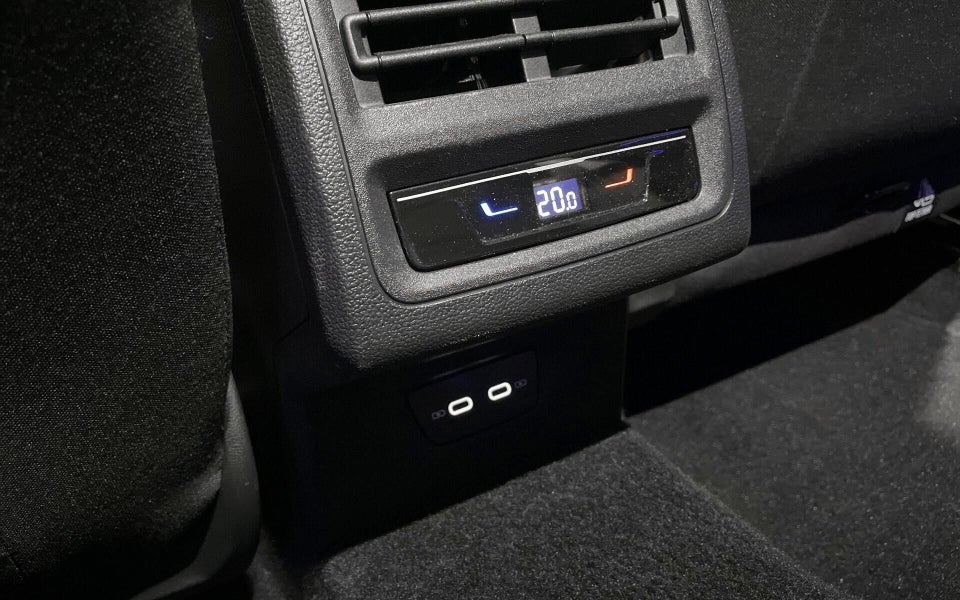 VW Golf VIII 1,5 eTSi 130 Life DSG 5d