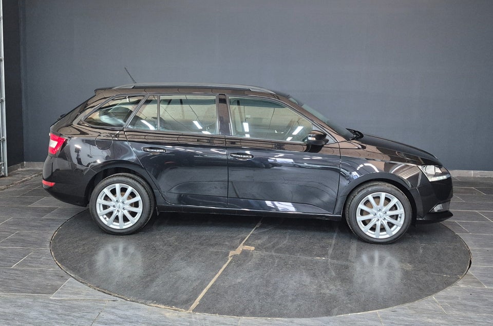 Skoda Fabia 1,0 TSi 110 Ambition Combi DSG 5d
