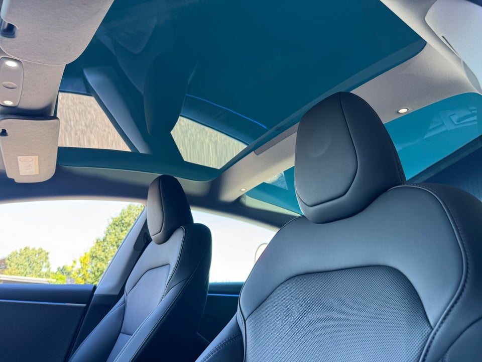 Tesla Model 3 RWD 4d