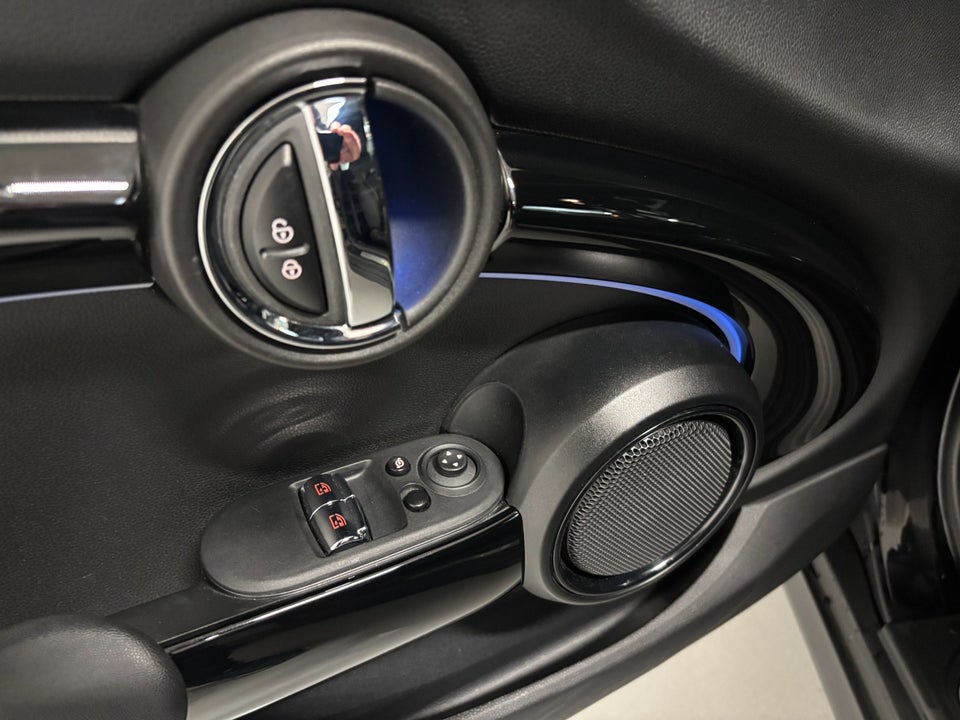 MINI Cooper SE Essential 3d