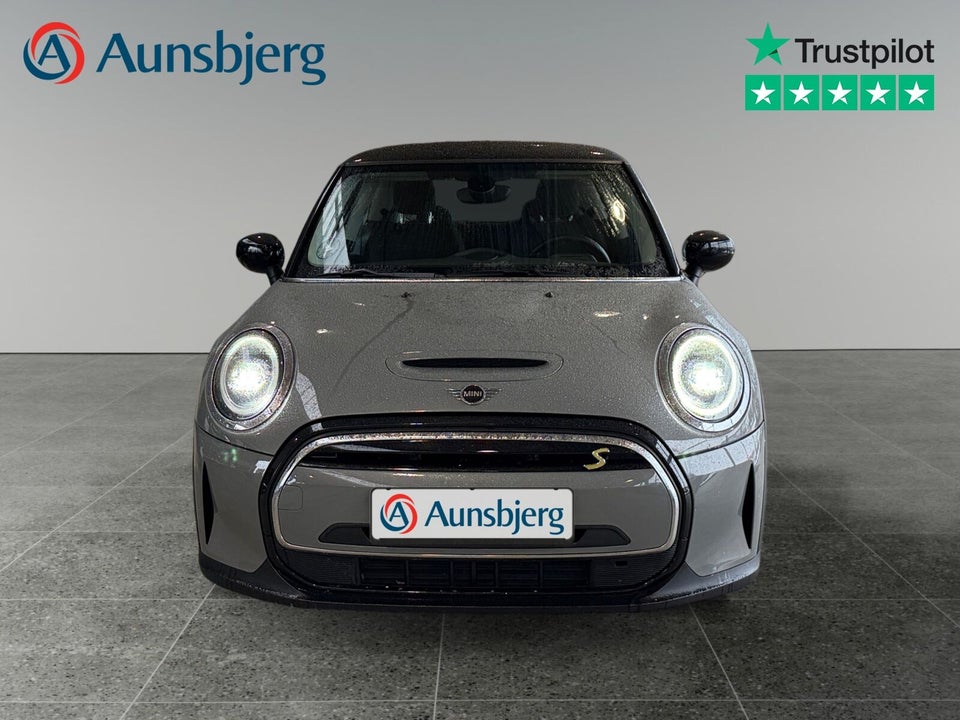 MINI Cooper SE Essential 3d