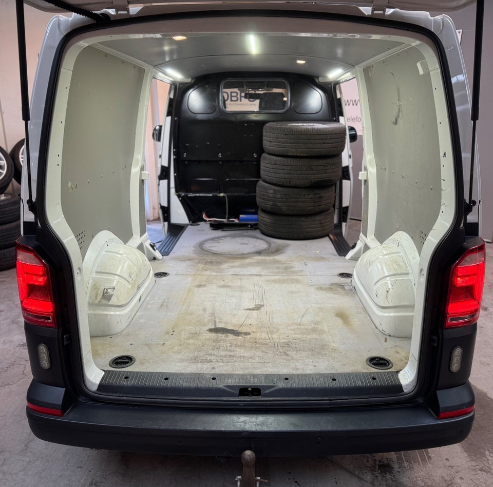 VW Transporter 2,0 TDi 180 Kassevogn DSG 4Motion lang