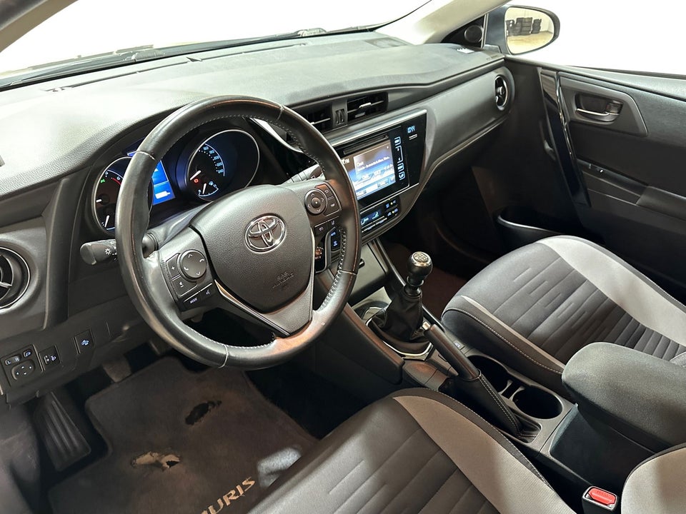 Toyota Auris 1,2 T T2 Comfort Touring Sports 5d