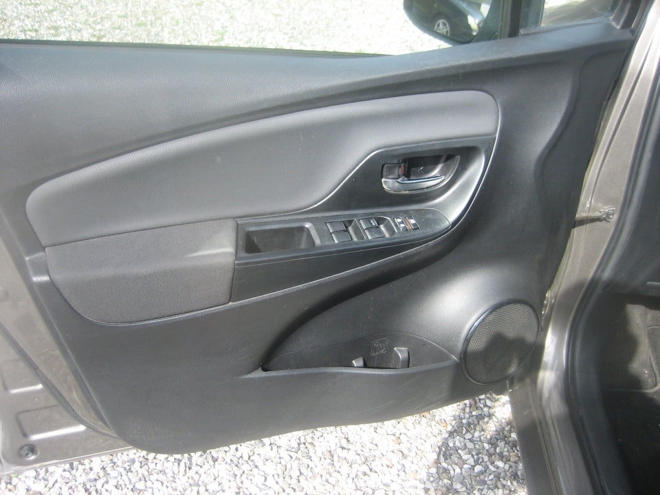 Toyota Yaris 1,5 VVT-i T2 Premium 5d