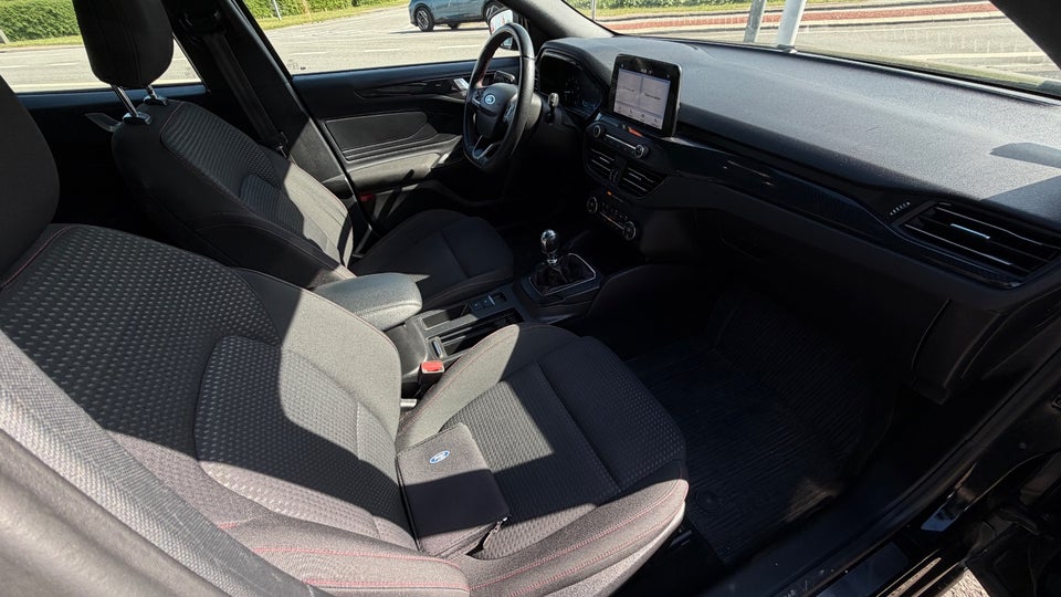 Ford Focus 1,0 EcoBoost ST-Line 5d