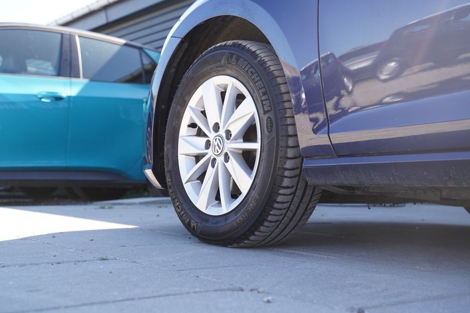 VW Golf VII 2,0 TDi 150 Comfortline Connect Variant DSG Van 5d