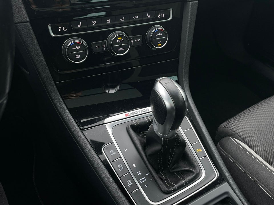 VW Golf VII 2,0 R Variant DSG 4Motion BMT 5d