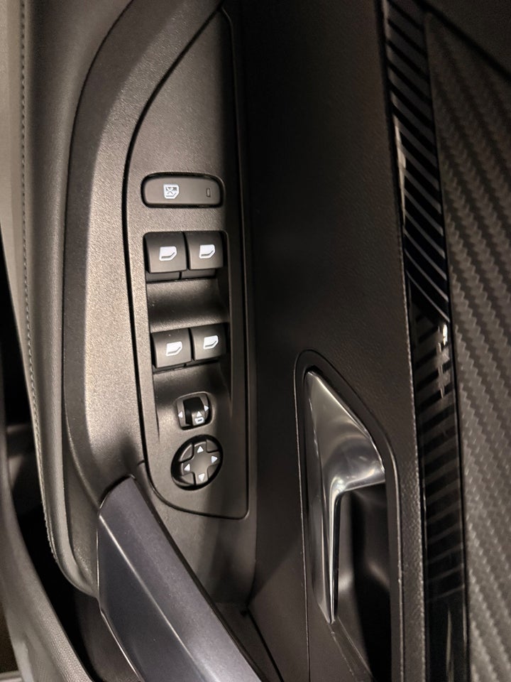 Peugeot 2008 1,5 BlueHDi 130 Allure EAT8 5d