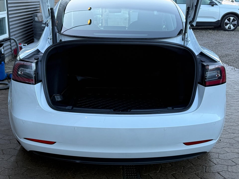 Tesla Model 3 Long Range AWD 4d