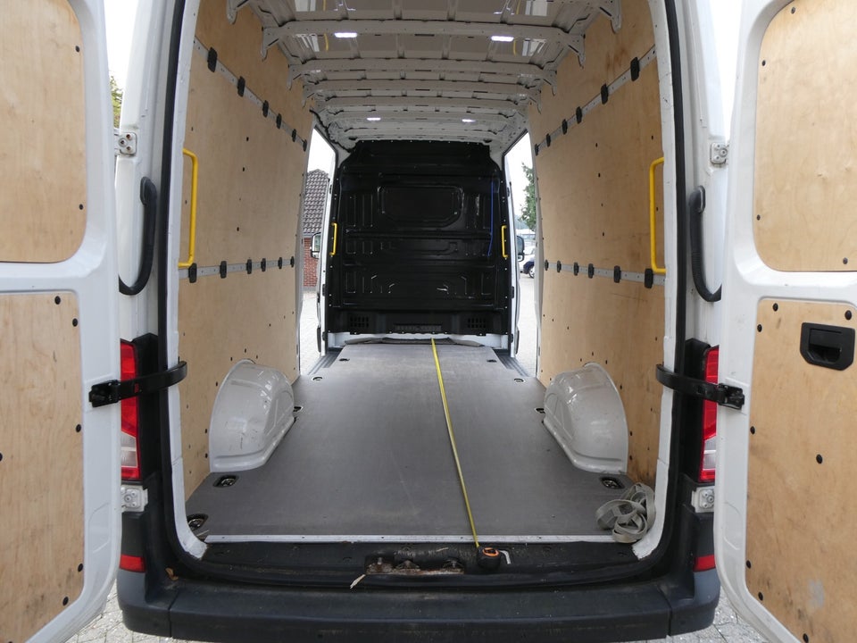 VW Crafter 35 2,0 TDi 177 Kassevogn L4H3