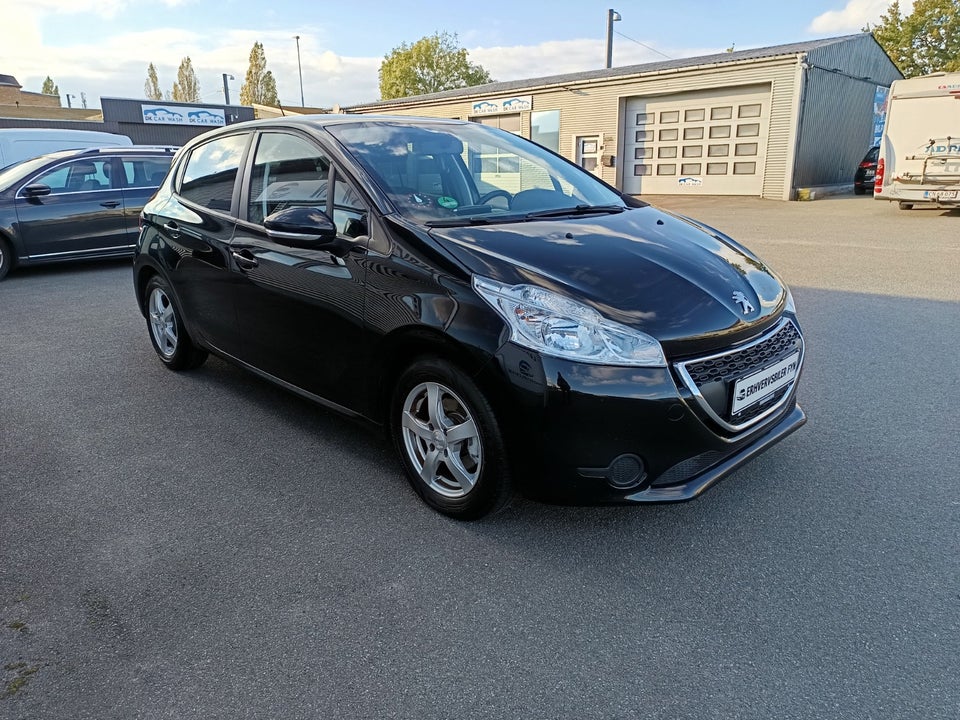 Peugeot 208 1,6 e-HDi 92 Active 5d