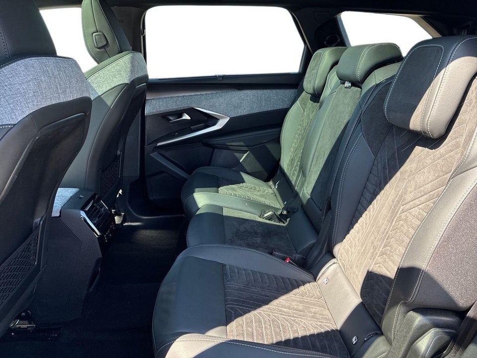 Peugeot e-5008 77 GT 7prs 5d
