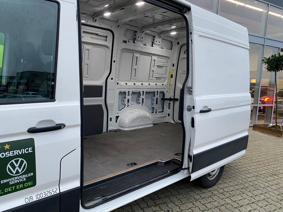 VW Crafter 35 2,0 TDi 177 Kassevogn L3H3 aut.