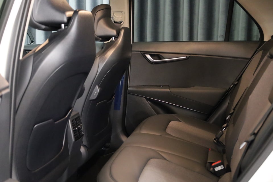 Kia Niro 64 EV Prestige 5d