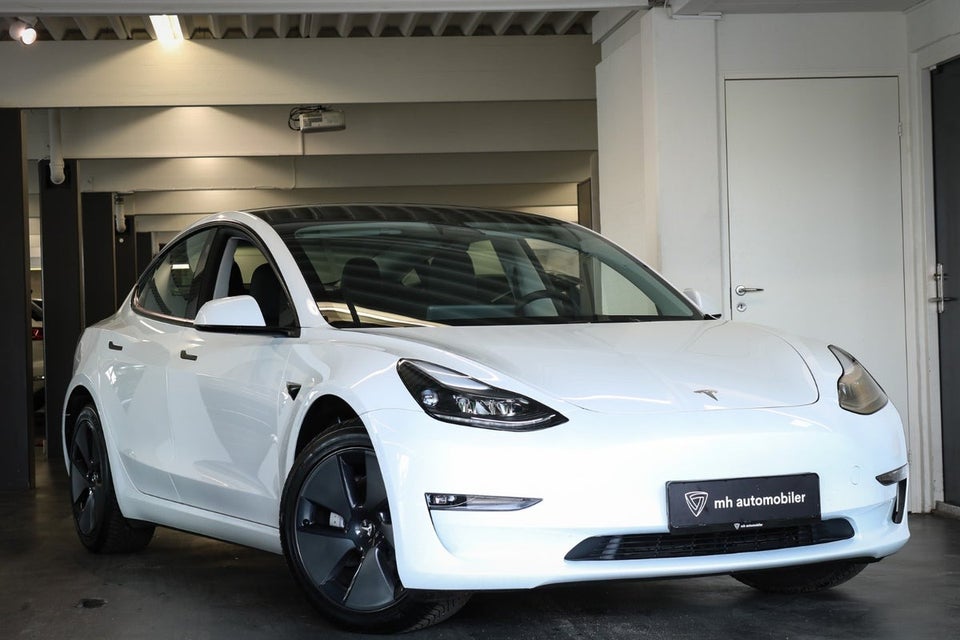 Tesla Model 3 Long Range AWD 4d