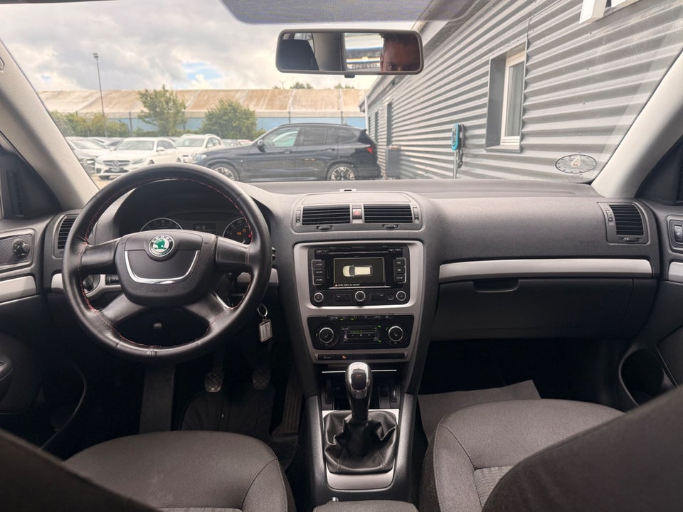 Skoda Octavia 1,6 TDi 105 Active Combi 5d