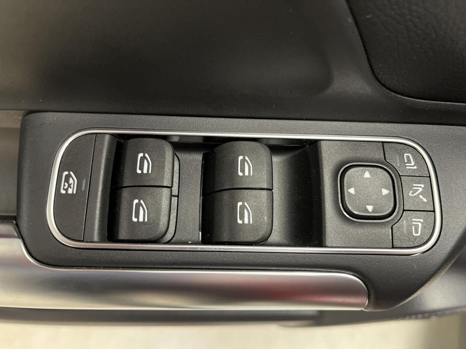 Mercedes EQA300 Progressive 4Matic 5d