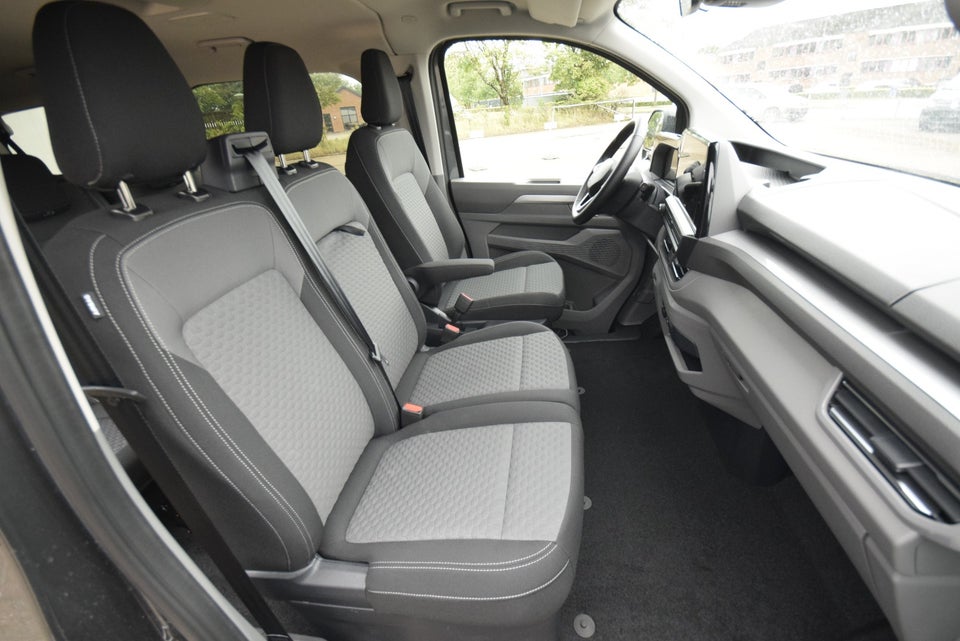 VW e-Caravelle 64 Life SWB