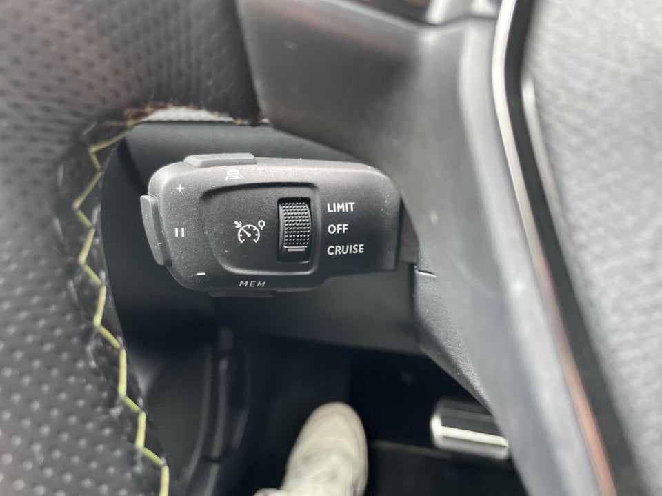 Peugeot e-208 54 GT 5d