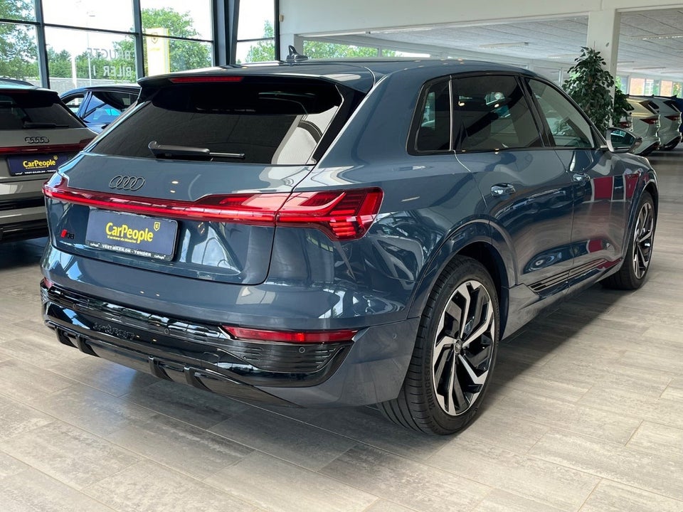 Audi Q8 e-tron 55 S-line quattro 5d