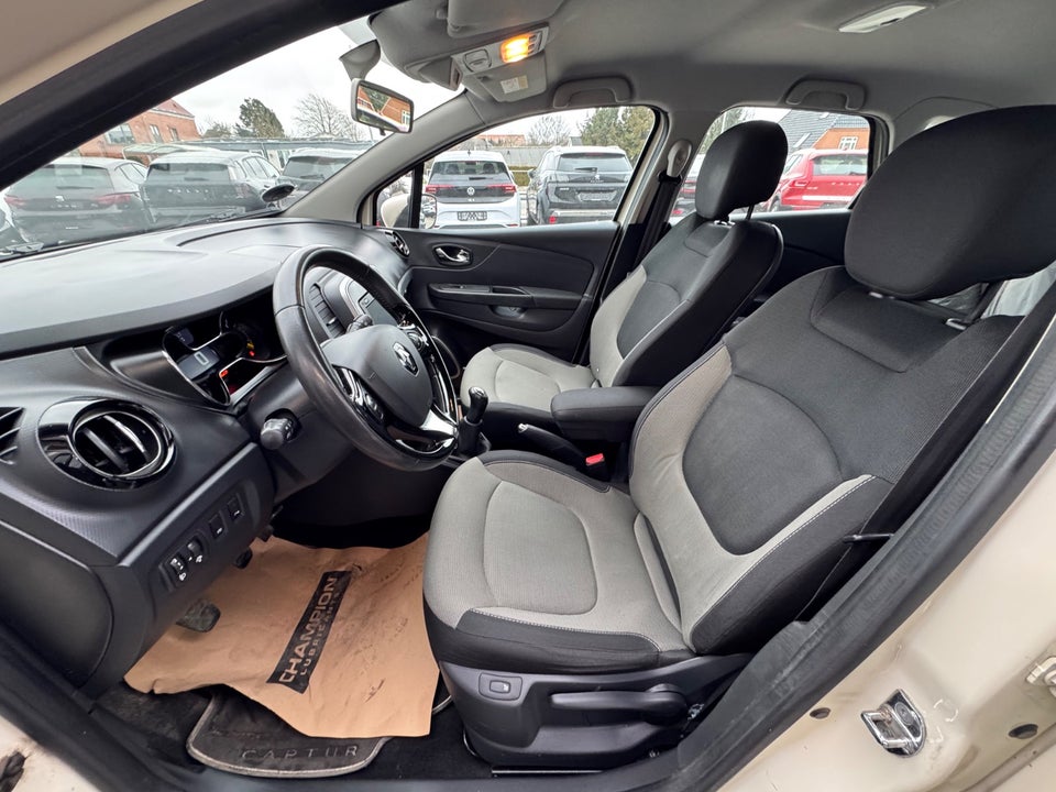 Renault Captur 0,9 TCe 90 Expression 5d