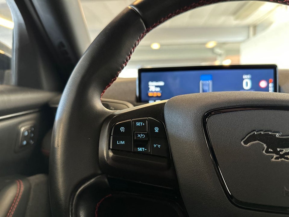 Ford Mustang Mach-E 88 Extended Range AWD 5d