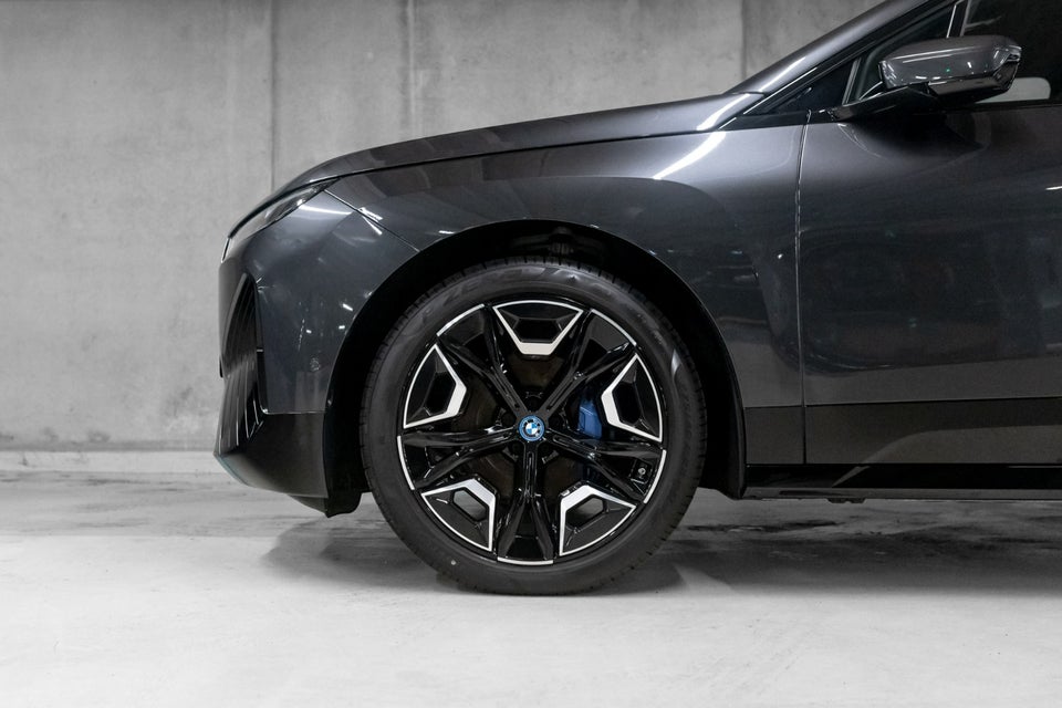 BMW iX xDrive40 Super Charged 5d