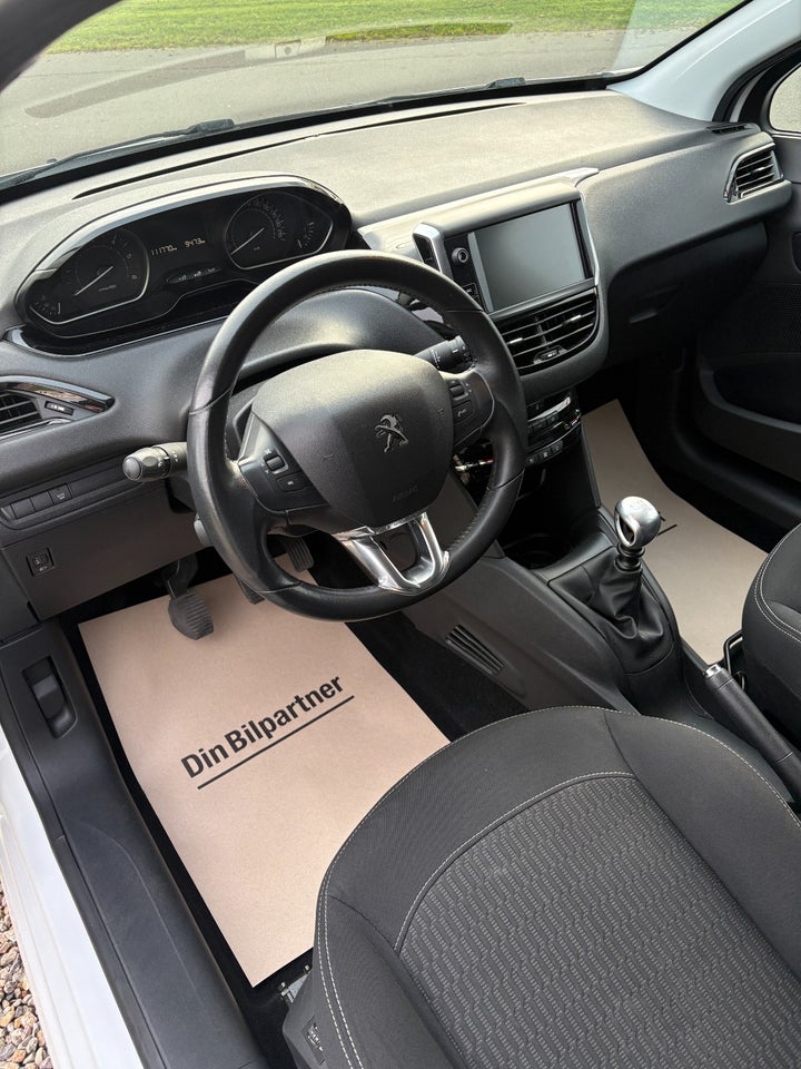 Peugeot 208 1,5 BlueHDi 100 Envy+ 5d
