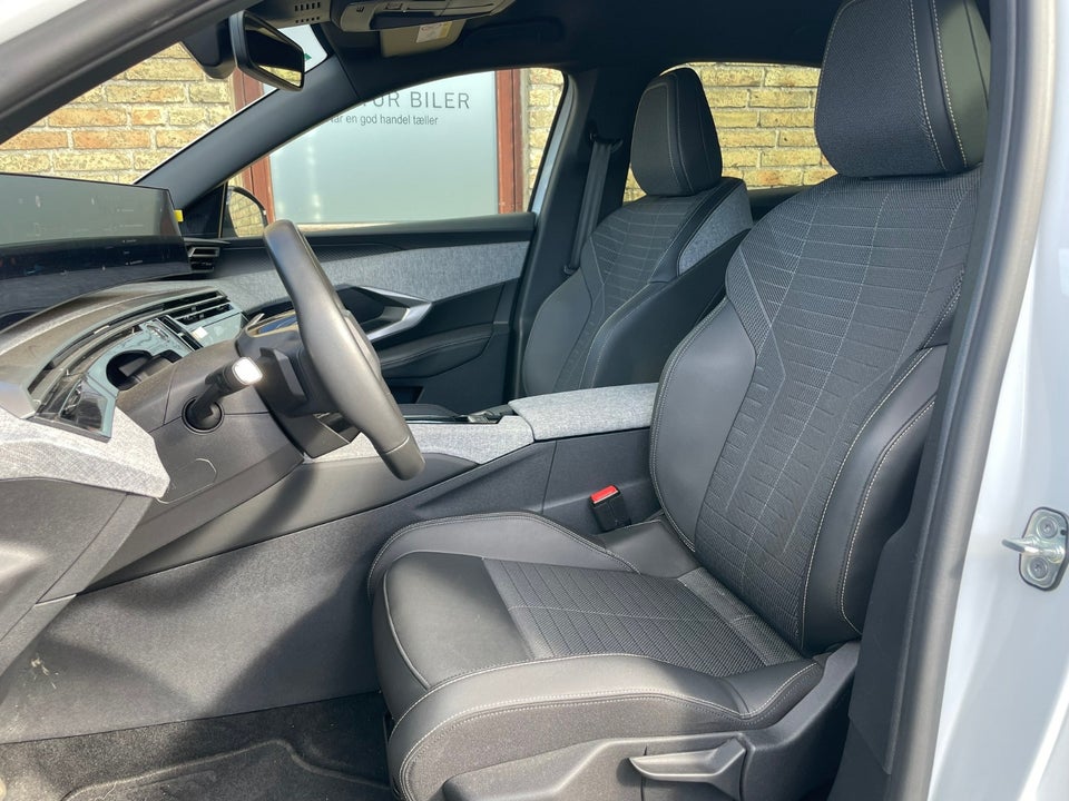Peugeot e-3008 77 Allure 5d