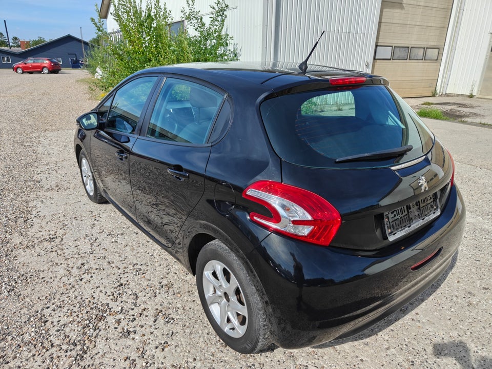 Peugeot 208 1,2 VTi Active 5d