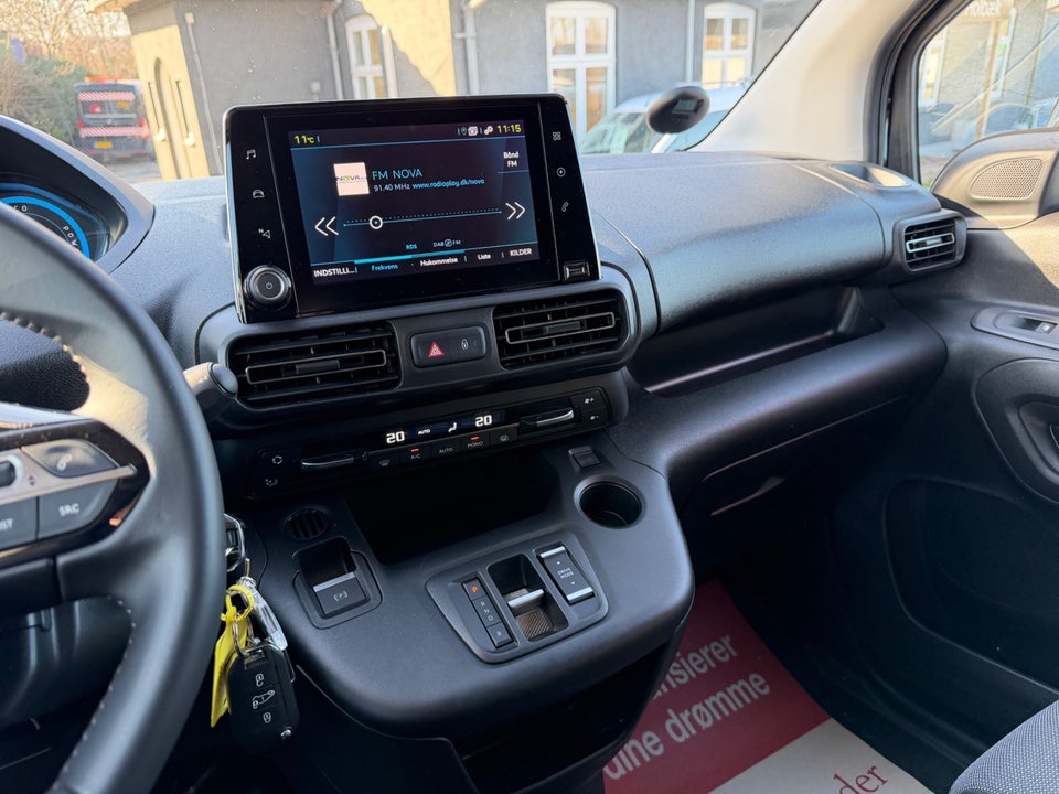 Peugeot e-Partner 50 L2V2 Plus Van