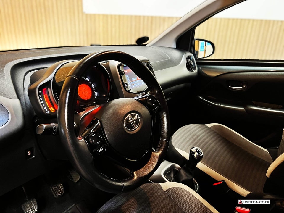 Toyota Aygo 1,0 VVT-i x-pression 5d