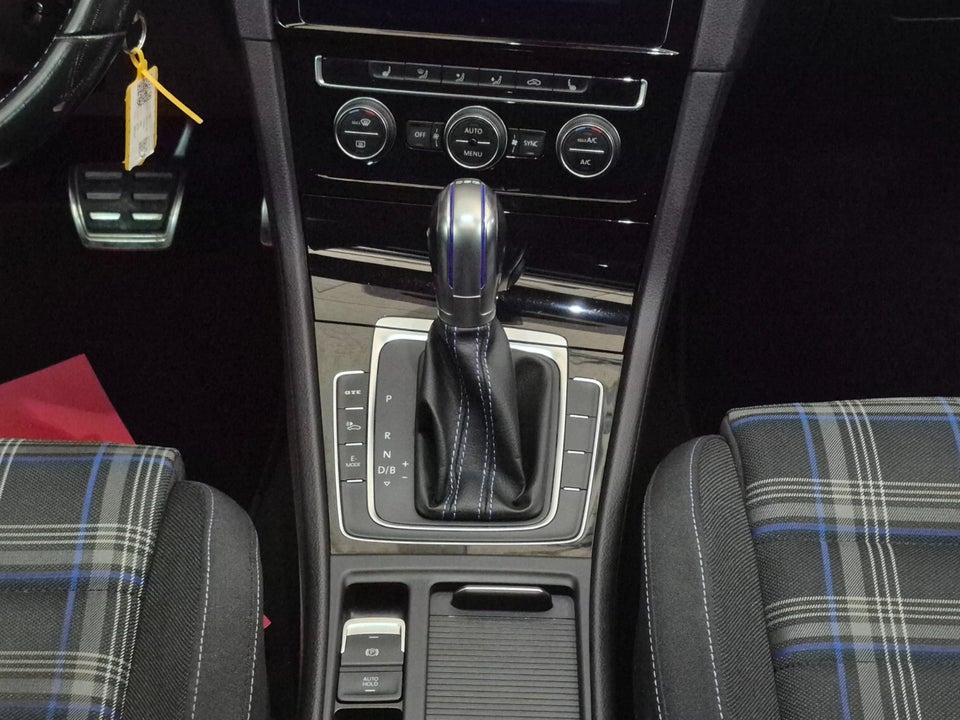 VW Golf VII 1,4 GTE DSG 5d