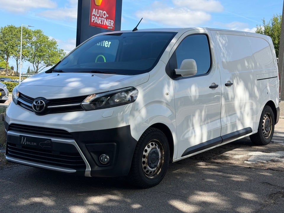 Toyota ProAce 2,0 D 180 Medium Comfort aut. 6d